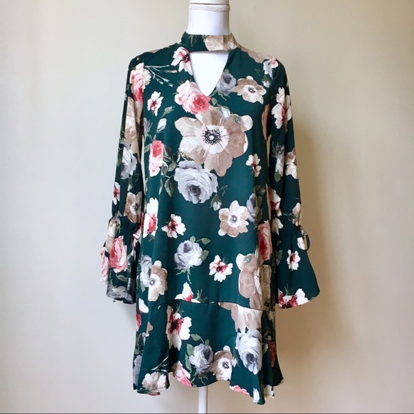 Peach Love California Dresses & Skirts - Peach Love | Hunter Green Floral Keyhole Dress